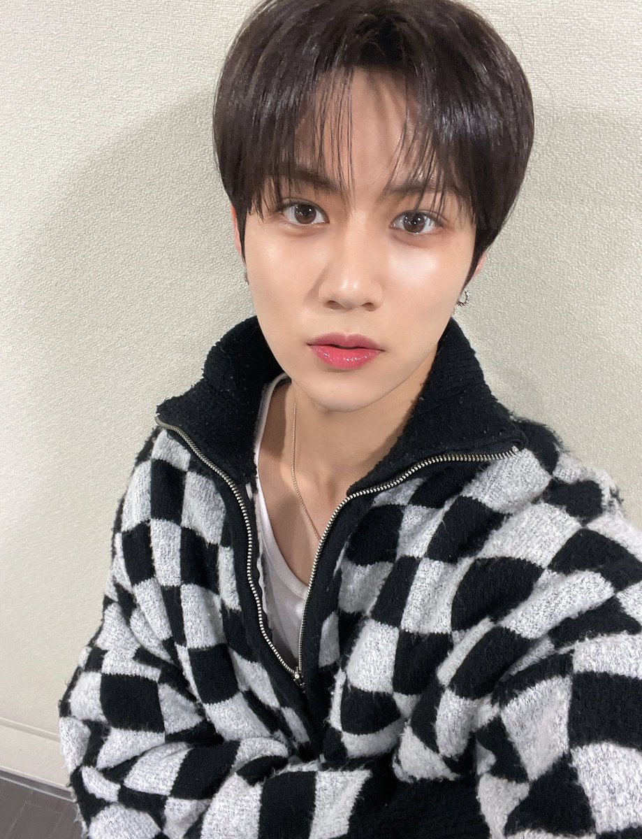 LUN8_members's tweet photo. [#이안]
오랜만에 만나서 좋았어욤 잘 자요♥

#루네이트 #LUN8 https://t.co/8qFq8xgA0s