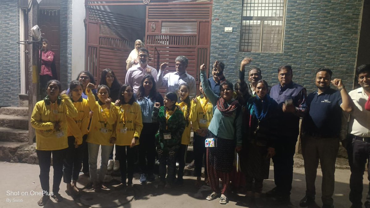 Sυɱιƚ Sԋαɾɱα (@s4sumit_) on Twitter photo Today Godrej team arrived in Chandanpura,Gwalior.The local people there informed the Godrej team about the changes in the colony regarding mosquito-borne diseases.And the Embed team members and volunteers were present in Chandanpura.
Date- 6 Dec.23
<a href="/FamilyhealthIn/">Family Health India</a> <a href="/sksomya/">Som Sharma</a> Today Godrej team arrived in Chandanpura,Gwalior.The local people there informed the Godrej team about the changes in the colony regarding mosquito-borne diseases.And the Embed team members and volunteers were present in Chandanpura.
Date- 6 Dec.23
<a href="/FamilyhealthIn/">Family Health India</a> <a href="/sksomya/">Som Sharma</a>