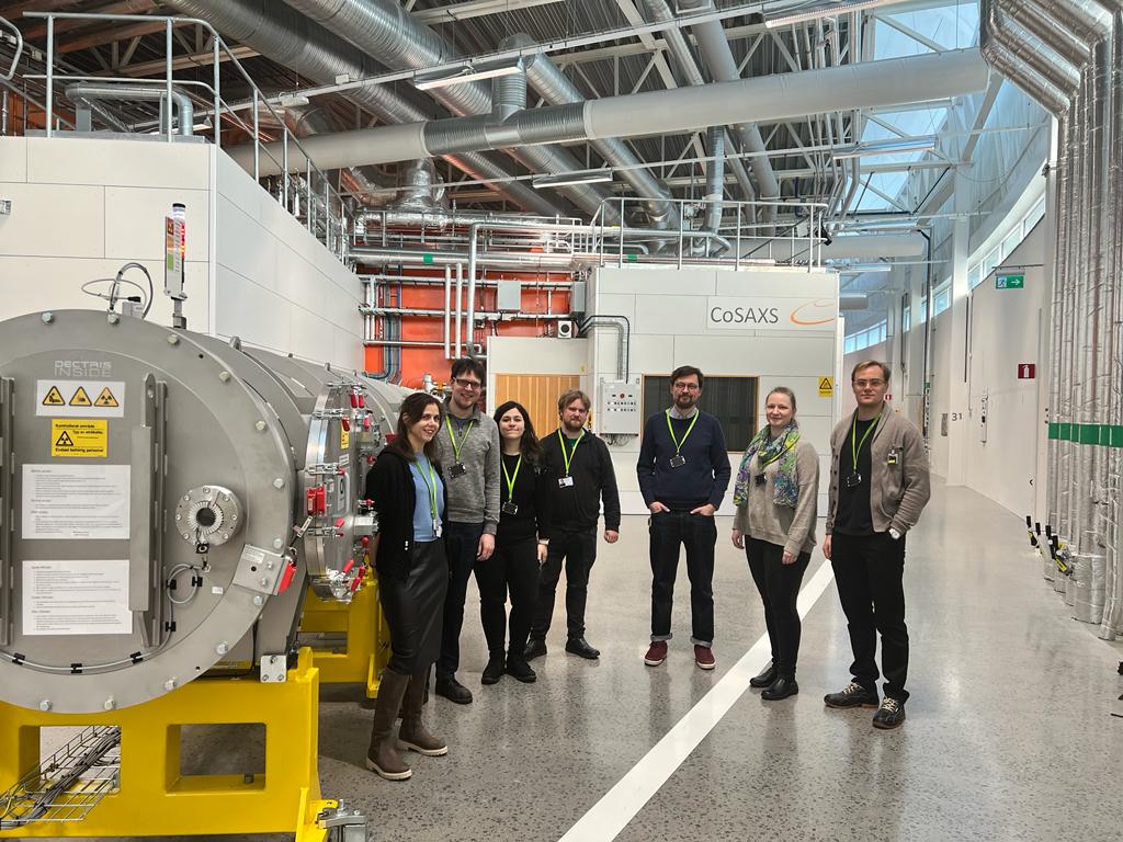 Biobased Materials Structure group (@biomatstructure) on Twitter photo Our multidisciplinary team from <a href="/AaltoUniversity/">Aalto University</a>/<a href="/VTTFinland/">VTT</a>/<a href="/Fortum_Oyj/">Fortum Suomi</a> did synchrotron-SAXS experiments on lignin at <a href="/MAXIVLaboratory/">MAX IV Laboratory</a>. We go home with immemorable new experiences and plenty of interesting data to analyze. Thanks to the MAX IV/CoSAXS staff for making it reality! Our multidisciplinary team from <a href="/AaltoUniversity/">Aalto University</a>/<a href="/VTTFinland/">VTT</a>/<a href="/Fortum_Oyj/">Fortum Suomi</a> did synchrotron-SAXS experiments on lignin at <a href="/MAXIVLaboratory/">MAX IV Laboratory</a>. We go home with immemorable new experiences and plenty of interesting data to analyze. Thanks to the MAX IV/CoSAXS staff for making it reality!