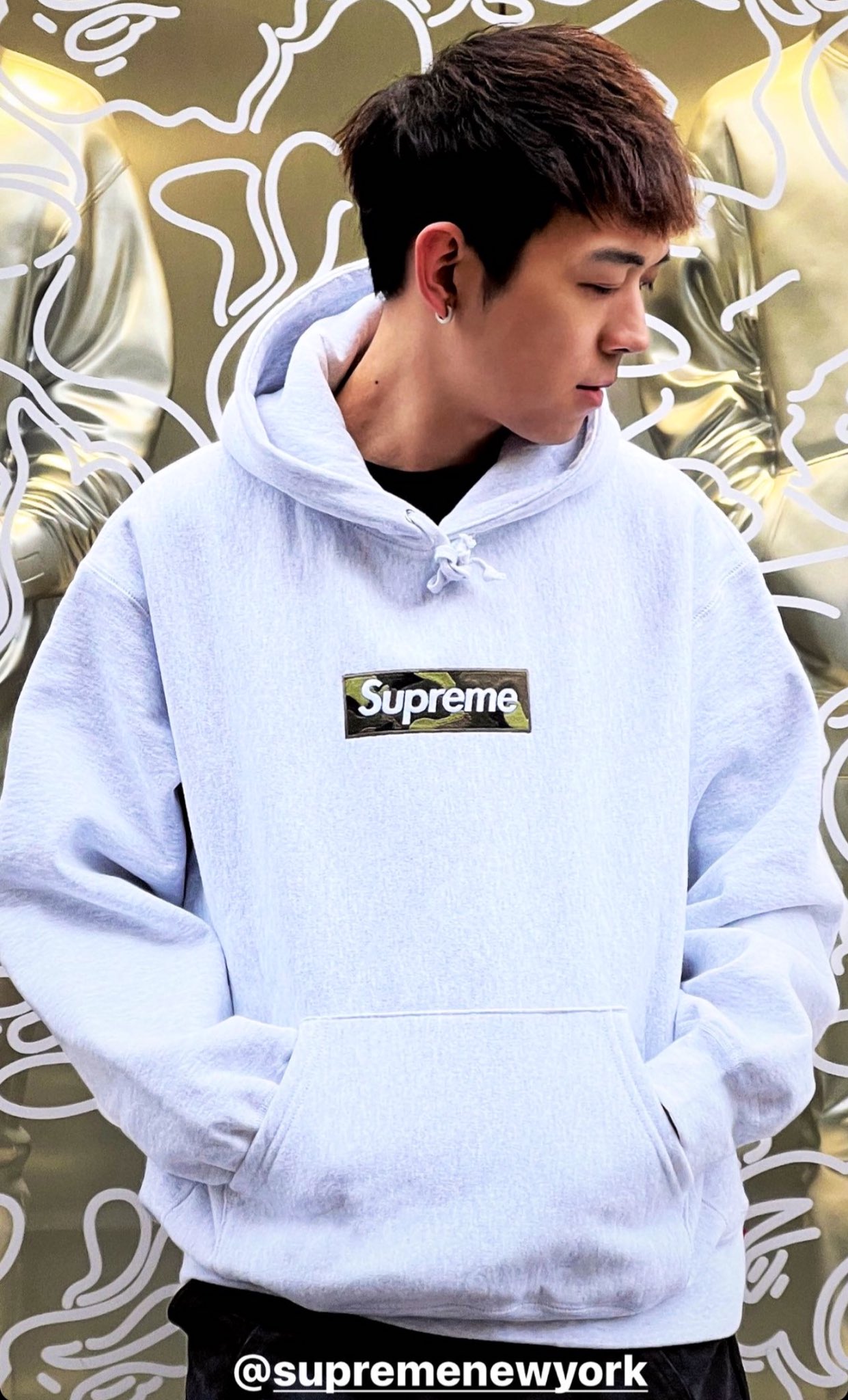 Supreme box cheap logo stock