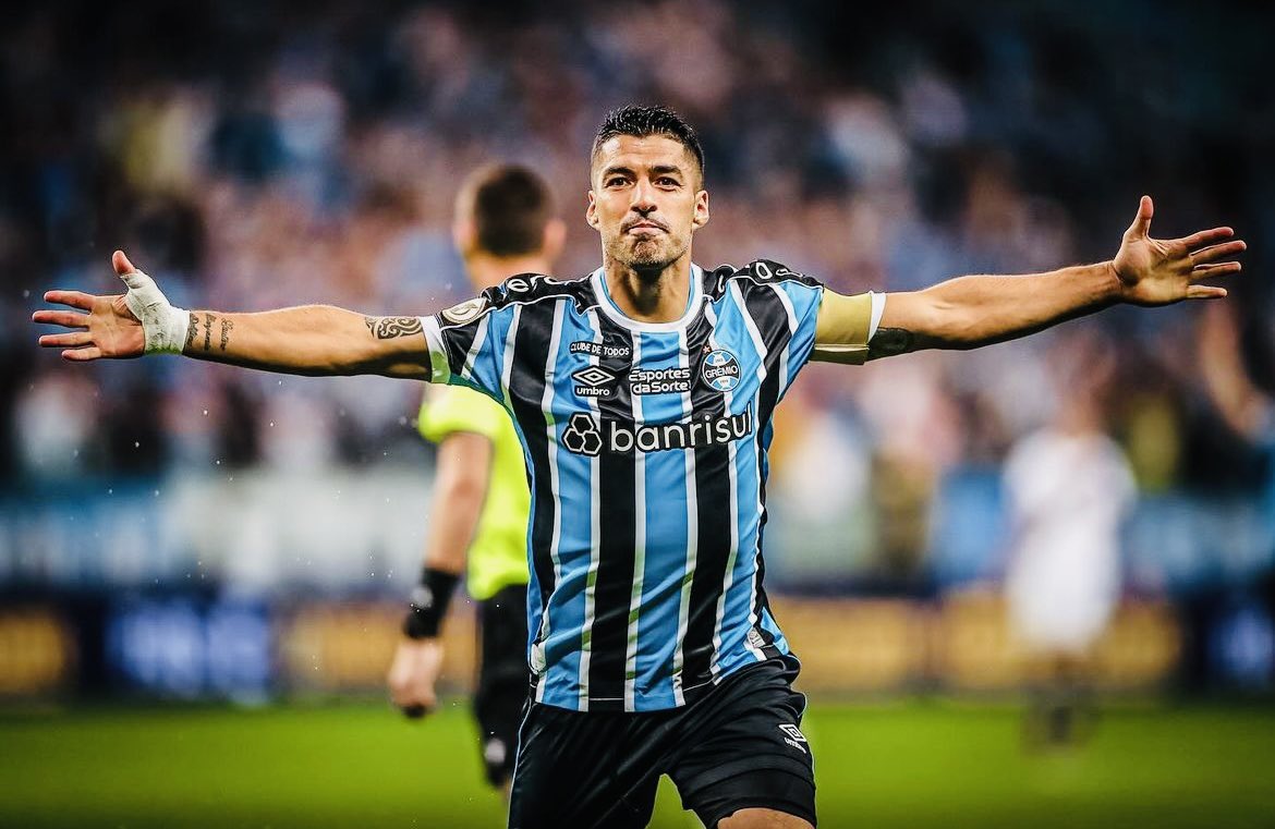 NahuelBeau's tweet photo. La etapa de Luis Suárez en Grêmio. https://t.co/jrBs5GDd4F
