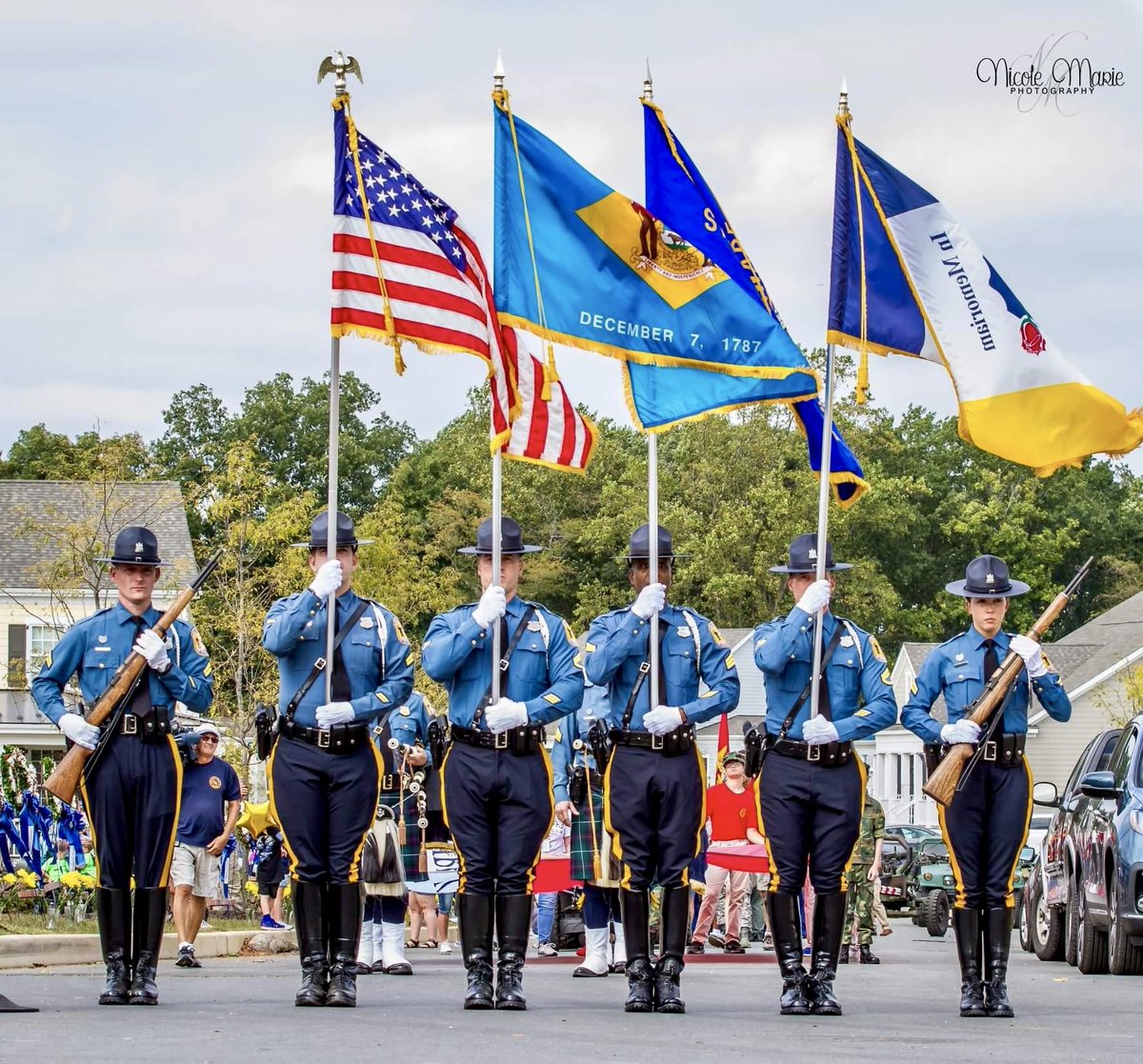 The DSP is proud to serve and protect this incredible state 💙🚔. Happy Delaware Day, the First State in the Union!
#FirstStateProud  #DelawareDay