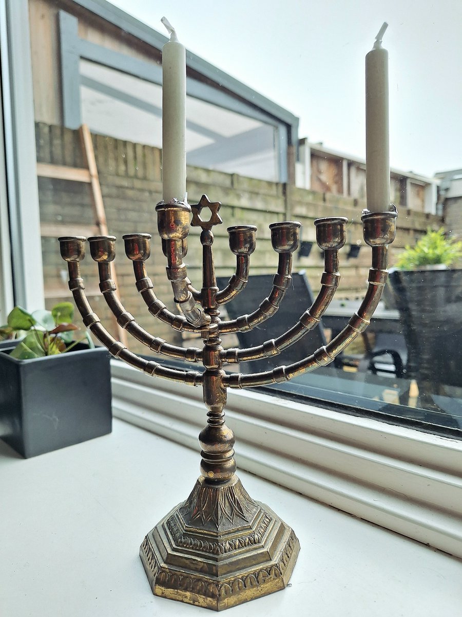 pannekoekie's tweet photo. May God bless you, people of Israël. A lot of christians want to celebrate with you to show our support #Hanukkah #Chanoeka #stilletocht #CVIsrael https://t.co/UEe8AdjZ3c