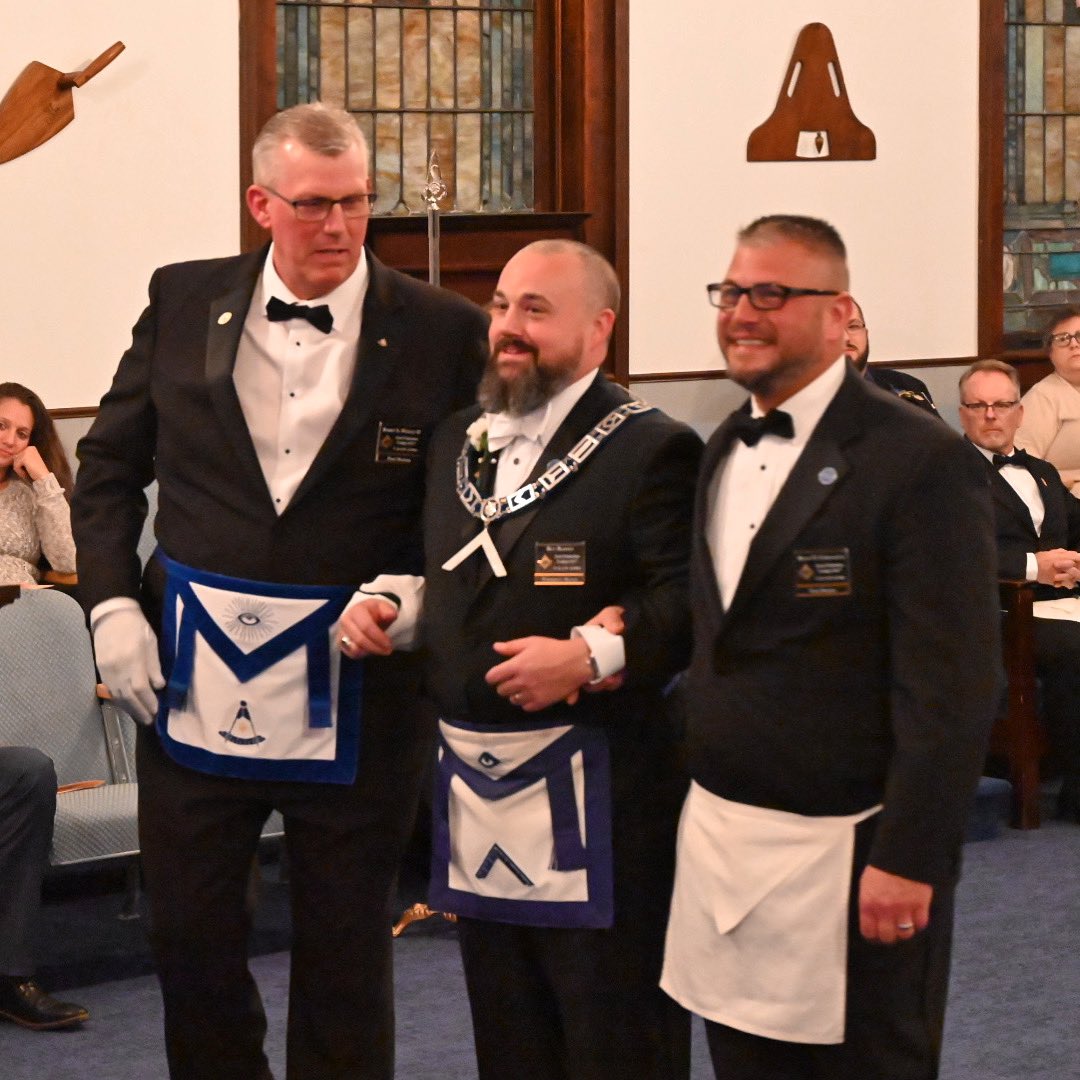 EP_417's tweet photo. WB Barry Weigle & WB Ryan Cresanto escort newly installed Master, Ben Barnes to the East!
#brothers #freemasons #eastpalestine #stronggrip #ThursdayMotivation https://t.co/A16Cvm0VZu