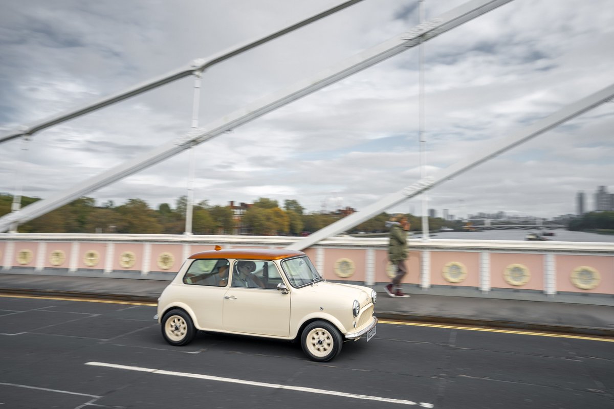 davidbrownautos's tweet photo. An icon revitalised for the electric age. #eMastered #HandCrafted #MadeInBritain #Bespoke #OriginalRemastered #MiniRemastered https://t.co/EdLtOSWtYn