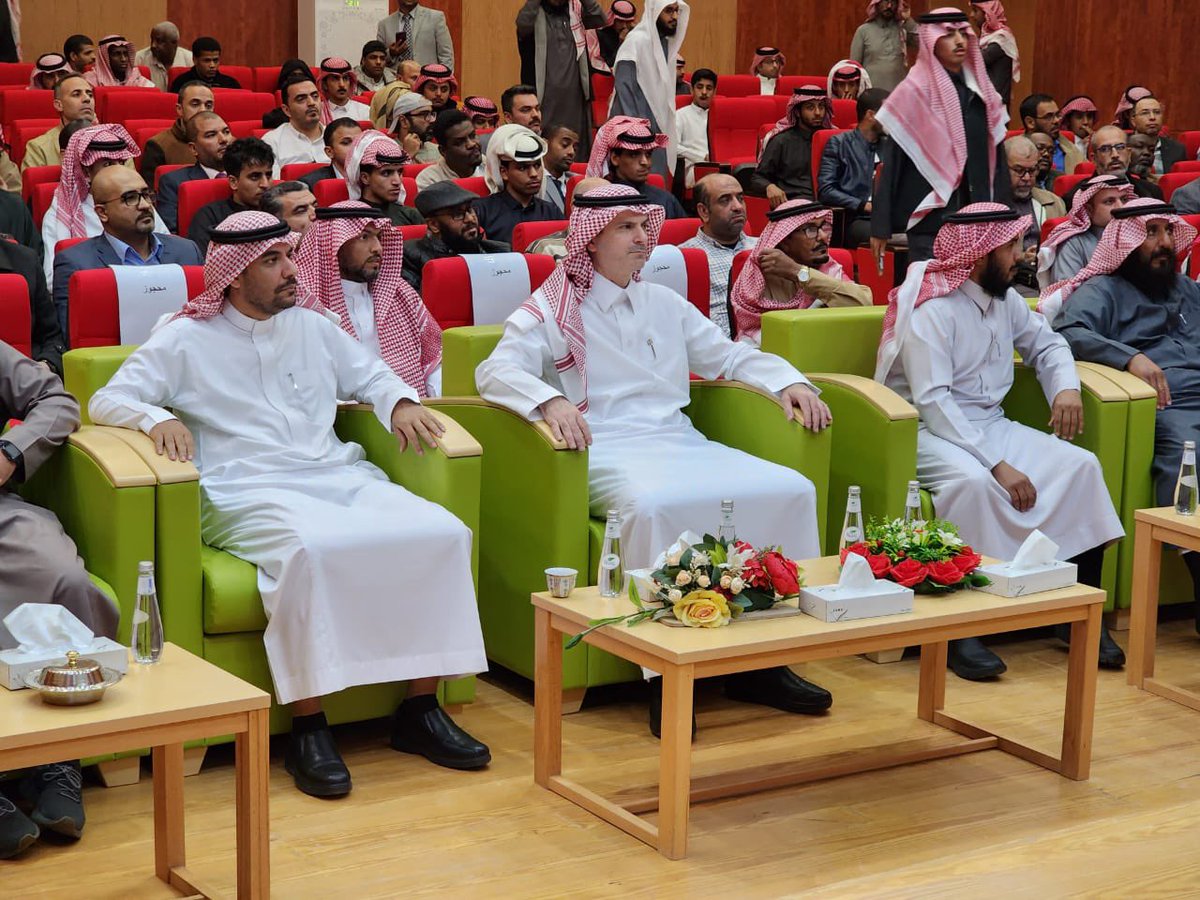 JoufUniversity's tweet photo. رئيس #جامعة_الجوف أ.د.محمد بن عبدالله الشايع يتفقد فروع الجامعة في طبرجل والقريات ويلتقي منسوبيها وطلابها، ويؤكد على توفير كافة احتياجات الفروع. https://t.co/v8KvALZAH8