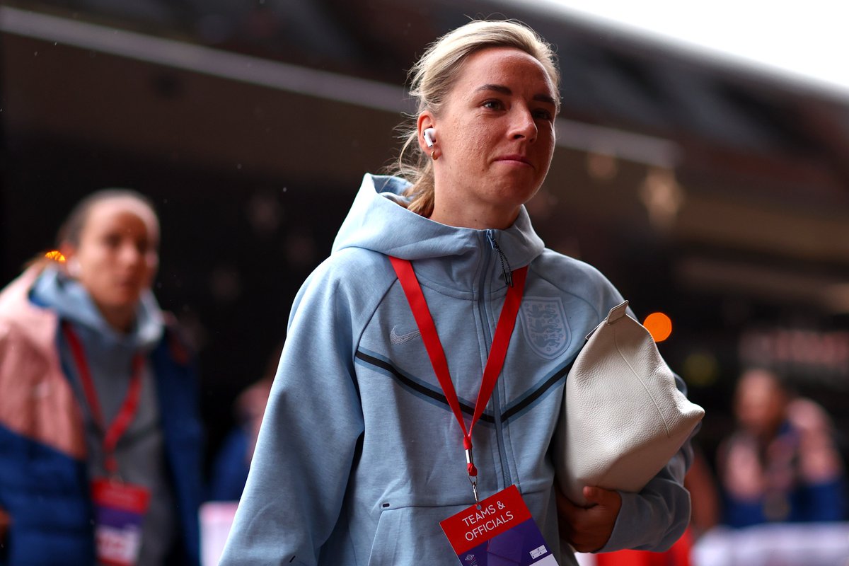 Lionesses's tweet photo. Happy birthday, @JordanNobbs8! ❤️ 🎂 https://t.co/1kreMchX3f