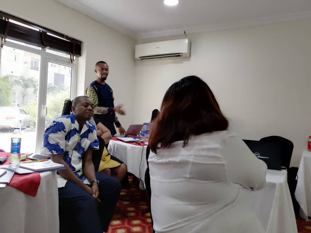 talkamm's tweet photo. Today, @devatopafrica, ably represented by the Executive Director @chatwithjoseph and Programs Manager @emmyobiabo, attends a community practice meeting on addressing Exploitative Child Domestic Work (CDW) under the Freedom Fund Pilot Program in Lagos State.
#RedCard2ChildLabour https://t.co/W2sjyiQHjr