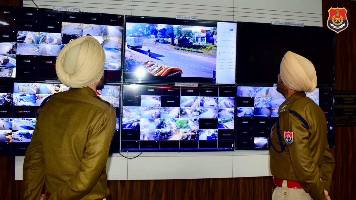PathankotPolice's tweet photo. SSP Pathankot, conducted a thorough inspection of District Police Office, urging employees to work diligently and with dedication. Setting a standard of excellence.
#Policelnspection #WorkDiligently #DedicationAtWork https://t.co/xHPqndOIFb