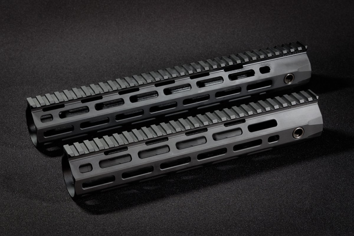 N_BORDE's tweet photo. NBORDE【KAC SR-15/16 E3 MOD 2】専用
オプションパーツ・シリーズ第一弾

KAC URX4 Type Forend M-LOK 10.75" / 13"

実物採寸により細部構造まで忠実に再現
2024年新春発売予定

※弊社製品は日本国内使用及びエアソフトガン専用となります https://t.co/Vk9olTd2S5