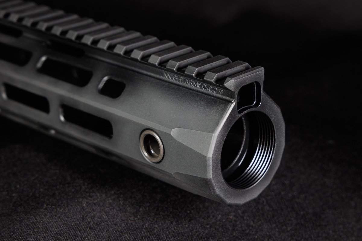 N_BORDE's tweet photo. NBORDE【KAC SR-15/16 E3 MOD 2】専用
オプションパーツ・シリーズ第一弾

KAC URX4 Type Forend M-LOK 10.75" / 13"

実物採寸により細部構造まで忠実に再現
2024年新春発売予定

※弊社製品は日本国内使用及びエアソフトガン専用となります https://t.co/Vk9olTd2S5