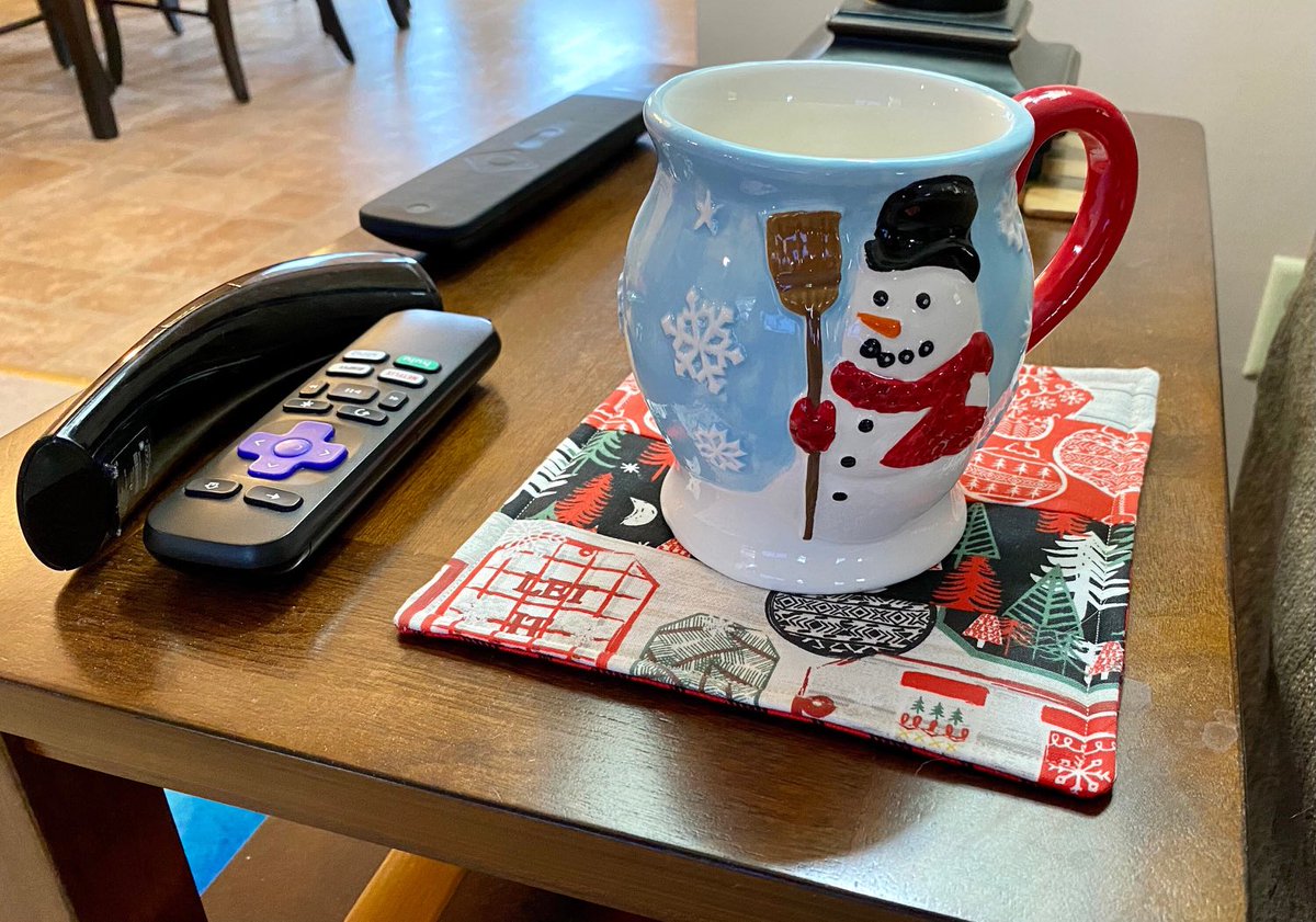 Christmas Winter large coasters or mug mats. foreverhomequilts.etsy.com/listing/132550… ❄️❄️ #christmas #winter #etsy #coasters #drinks #coffee #tea #kitchen #dining