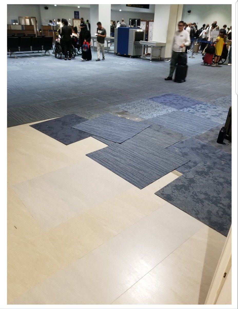 T3CGK's tweet photo. Inginku berkata kotor melihat kondisi bandara I B U K O T A yg makin mengenaskan. Semoga bandara2 berikutnya di Indonesia dibangun dan dikelola swasta biar ga senasib dg bandara terkutuk, salah urus, salah bangun ini. @mawaluddin @erickthohir @BudiKaryaS #T3CGK #privatisasiCGK https://t.co/RFOKu2UaEe