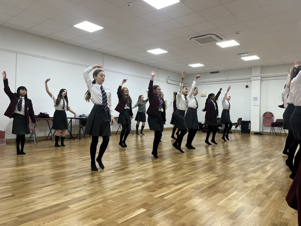 SGSPEDept's tweet photo. There is always such a buzz at dance club on a Thursday lunchtime! Lots of smiling faces 😀 Preparations for our Gotta Dance Show are well underway 🪩🕺🏼✨ #SGSPE #SGSDance #SGSDifference https://t.co/U6YpreomSE