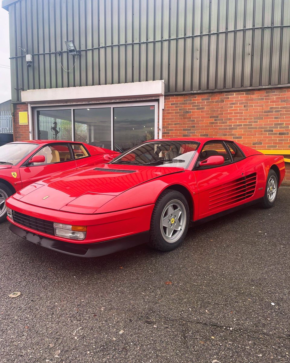 A flat 12 lineup in the workshop today. An ultra low mileage Testa in for recommissioning and some fine tuning of the Webers on the 512bb, which styling do you prefer?
#ferrari #flat12 #testarossa #512bb #pinninfarina #redhead #berlinettaboxer