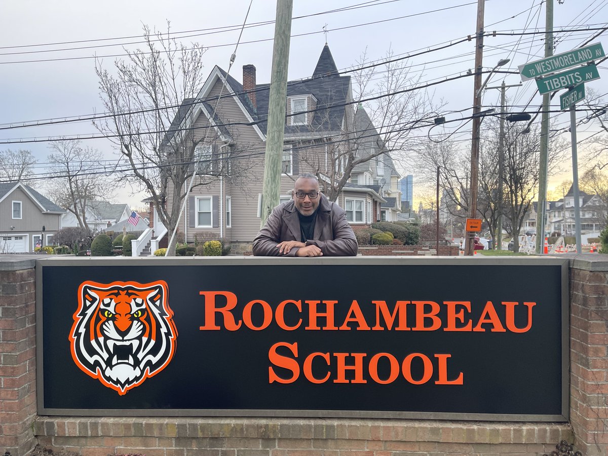 ROCHAMBEAU ROCKS A NEW SIGN!!!