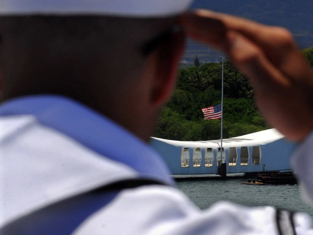 USSArizona's tweet photo. A salute rendered to our ship, its crew and their sacrifice on this National Pearl Harbor Remembrance Day. 

God bless the USS Arizona and her crew. God bless the US Navy. God bless the United States of America. ￼￼ #PearlHarbor82 #RememberPearlHarbor #RememberTheUSSArizona https://t.co/43CN3xWvhl