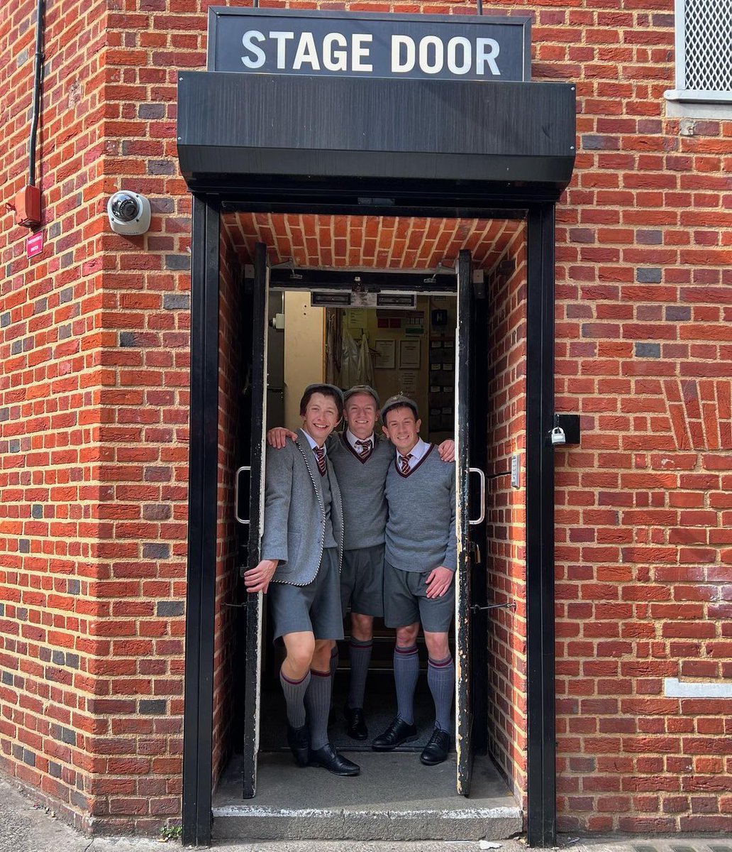 Another Day at CRUNCHEM HALL - LET'S DO THIS! #MatildaTheMusical