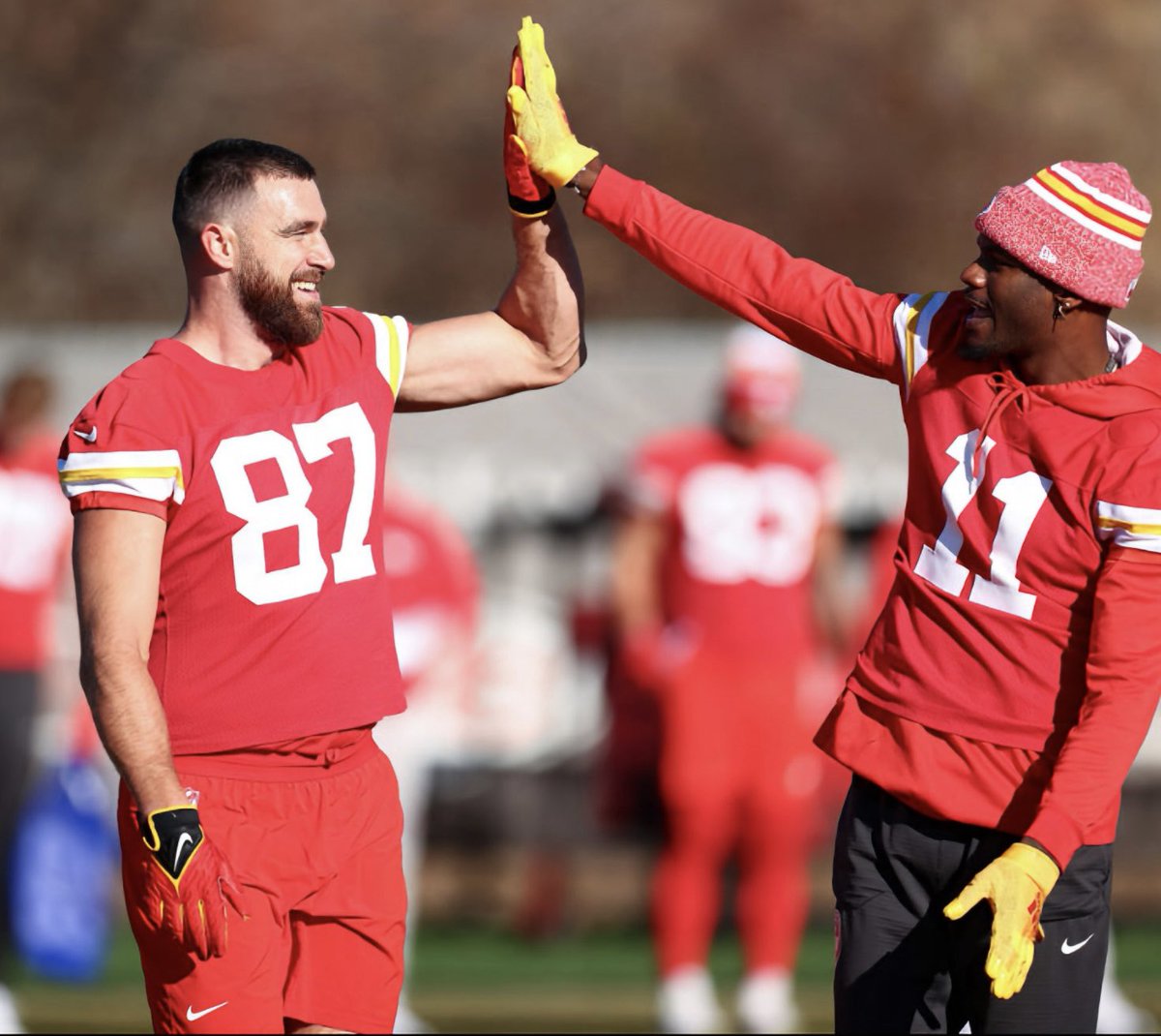 Fan Page | Travis Kelce tweet media