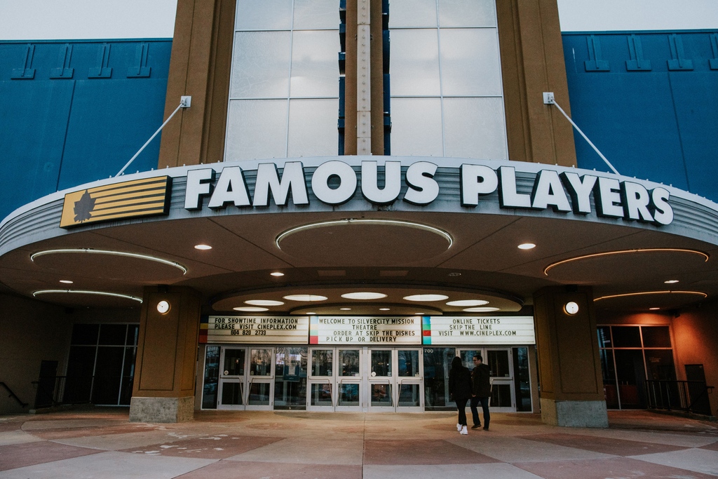 MISSION MOVIE MOMENT HOLIDAY // Tonight's the night! 🎬️✨️ If you're a lucky ticket holder, please arrive early to allow yourself enough time to check-in, get your snacks, enjoy the music, and grab a seat! ✨️⁠
⁠
Don't forget to tag us tonight! #exploremission⁠