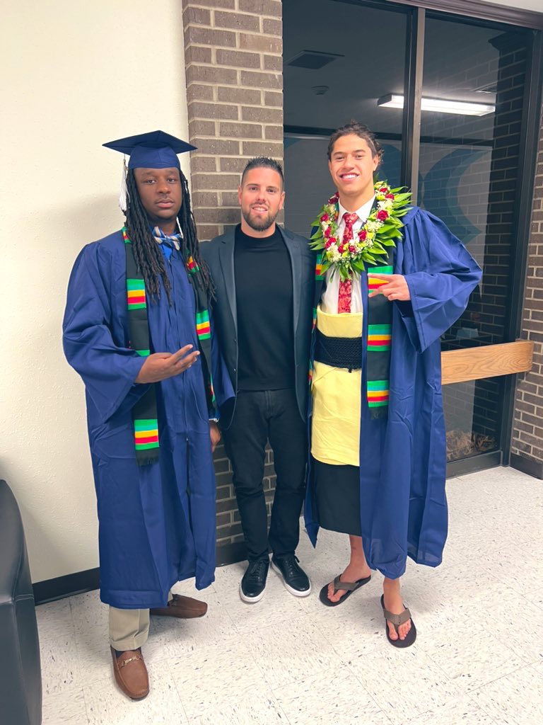 _McCollom_Steve's tweet photo. Calling all them mid-years/transfers!
Who wants to be apart of #DBlock24!?!?
Lets do it @GCCC_FOOTBALL!
DMโs open! Get at me! #BBNation #StayTheCourse https://t.co/SQNfbx7tSZ