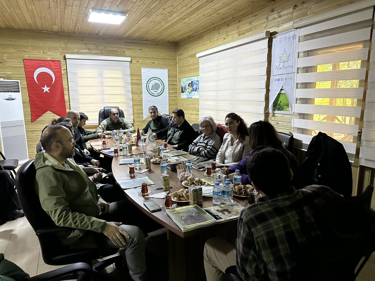 NaturaDoga's tweet photo. Bugün Marmaris Milli Parklar Müdürlüğü’nün ev sahipliğinde verimli bir çalıştay gerçekleştirdik. “Korunan Alanlarda Orman Yangınları Sonrası Ekolojik Restorasyon Rehberimiz” üzerinde çalışarak görüş alışverişinde bulunduk.+ https://t.co/i9WjrQtmm0
