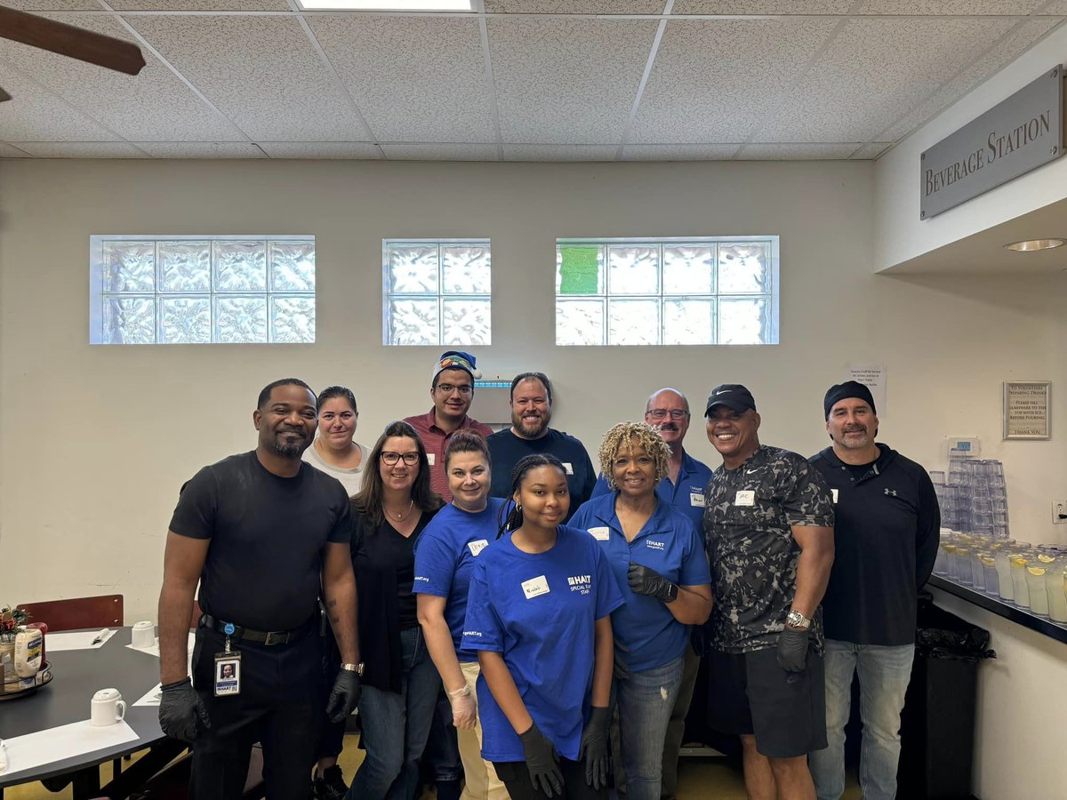 GoHART's tweet photo. 'Tis the season of GIVING. The #OneHART team volunteered over the weekend serving at #TrinityCafe.

Thanks to @FeedingTampaBay for having us! 💙 https://t.co/9h9VFuS6AN