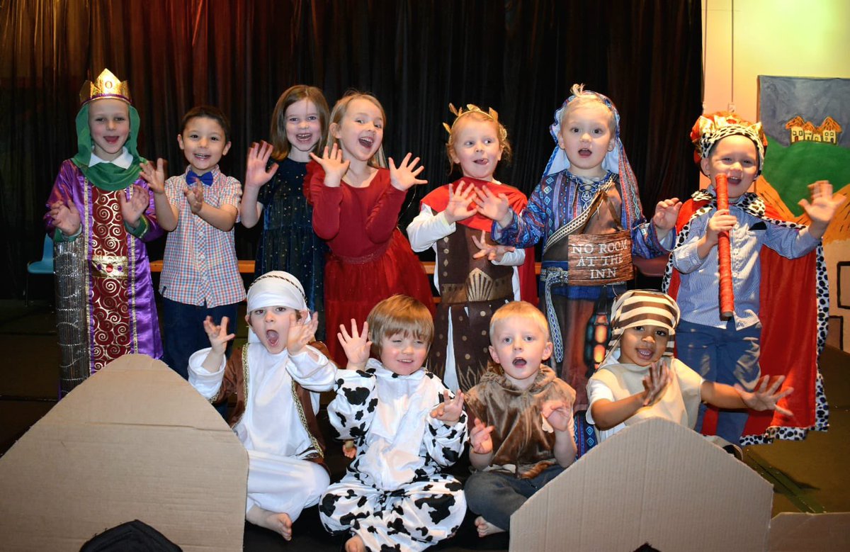 MetheringhamP's tweet photo. What a twinkly performance! We are so proud of our EYFS and KS1 pupils. https://t.co/yGkNBOn90D