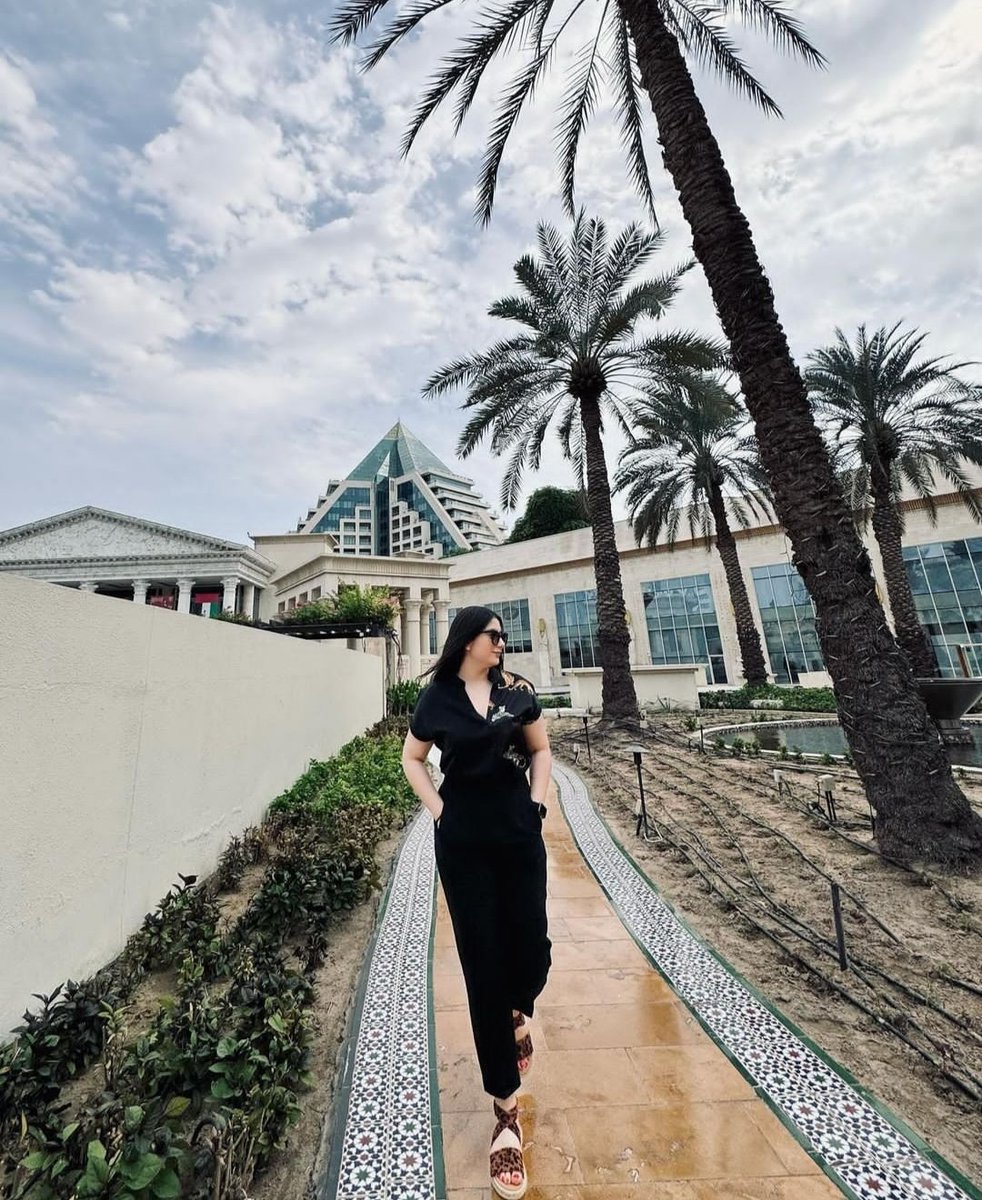Gm for Dubai 🌞
.
.
.
.
how are you guys♥️🌻
I am back😁