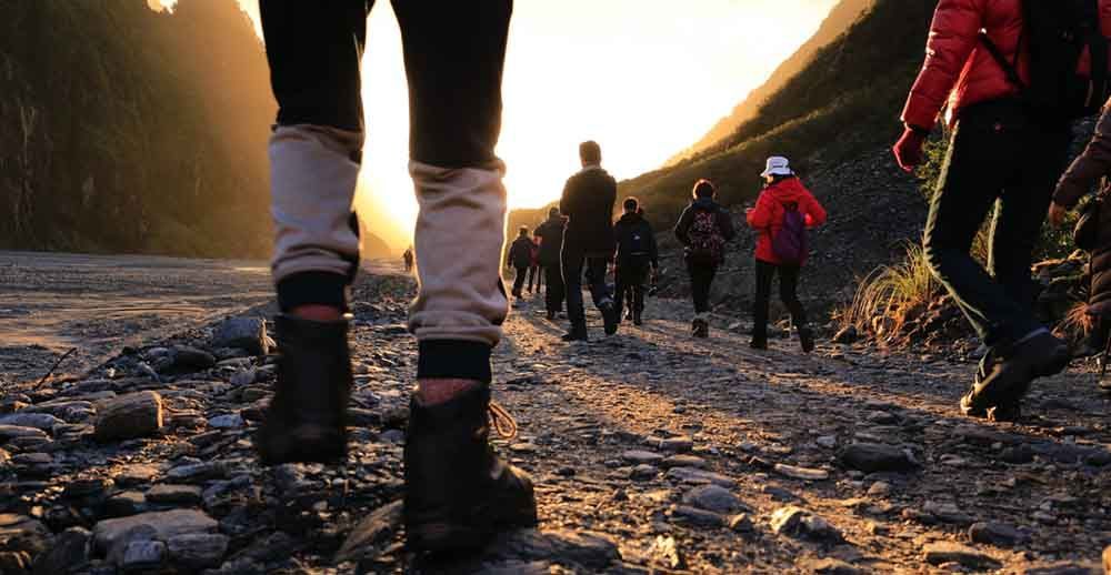 theveganword's tweet photo. Making a New Years resolution to do more hiking in 2024? Check out my guide to the best vegan walking boots: https://t.co/FWBLraUETz https://t.co/gUR1dDPlBd