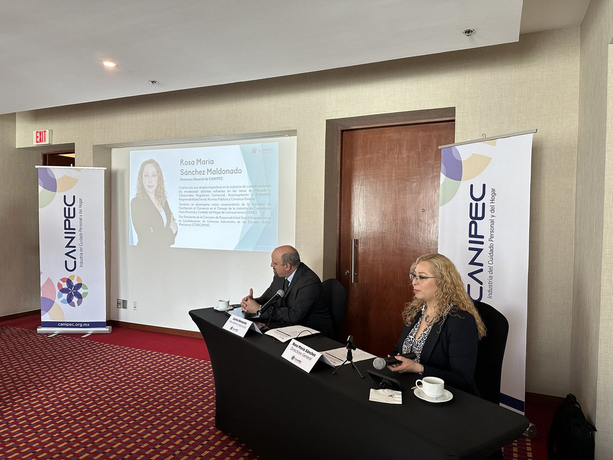 canipecmx's tweet photo. #CANIPEC en conferencia de prensa hablando acerca de la perspectiva de cierre del sector de #cuidadopersonal y #cuidadodelhogar para este 2023 y las tendencias de consumo que van a marcar este 2024 🧼🧴🧽 https://t.co/mVAFs6NUew