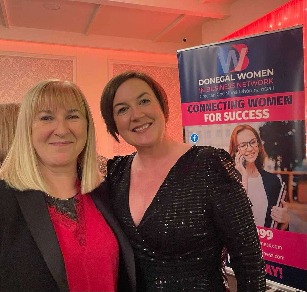 Fantastic evening at the @DonegalWB Christmas Gathering at @KeesHotel in Stranorlar last night. Great to catch up with DWBN President, @LarissaFeeney of @accountantonli9 – an inspirational leader for women entrepreneurs!