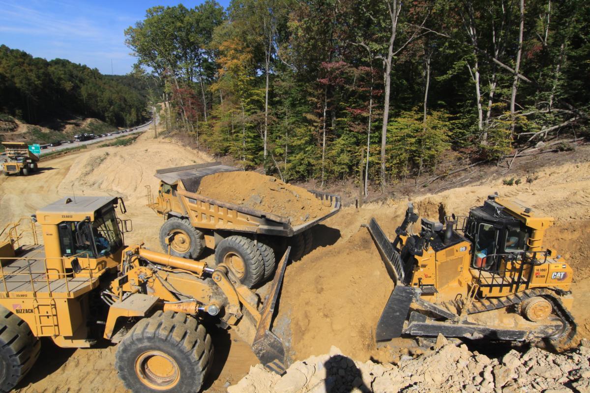 CEGltd's tweet photo. Bizzack Construction Brings Innovation, Adaptability to Large Earthmoving Projects https://t.co/JyFDOPWwNu #BizzackConstructionLLC #BoydCAT #Caterpillar #earthmoving #Kentucky https://t.co/VALzZvVeYI