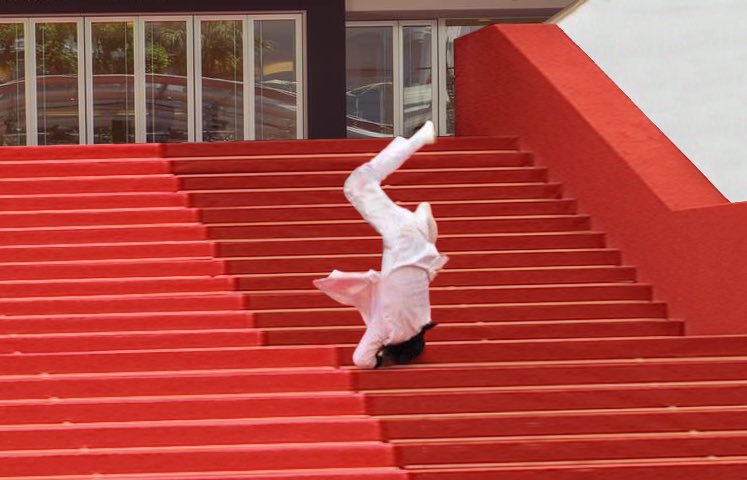 jason derulo has just fallen down the stairs at the chanel manchester fashion show