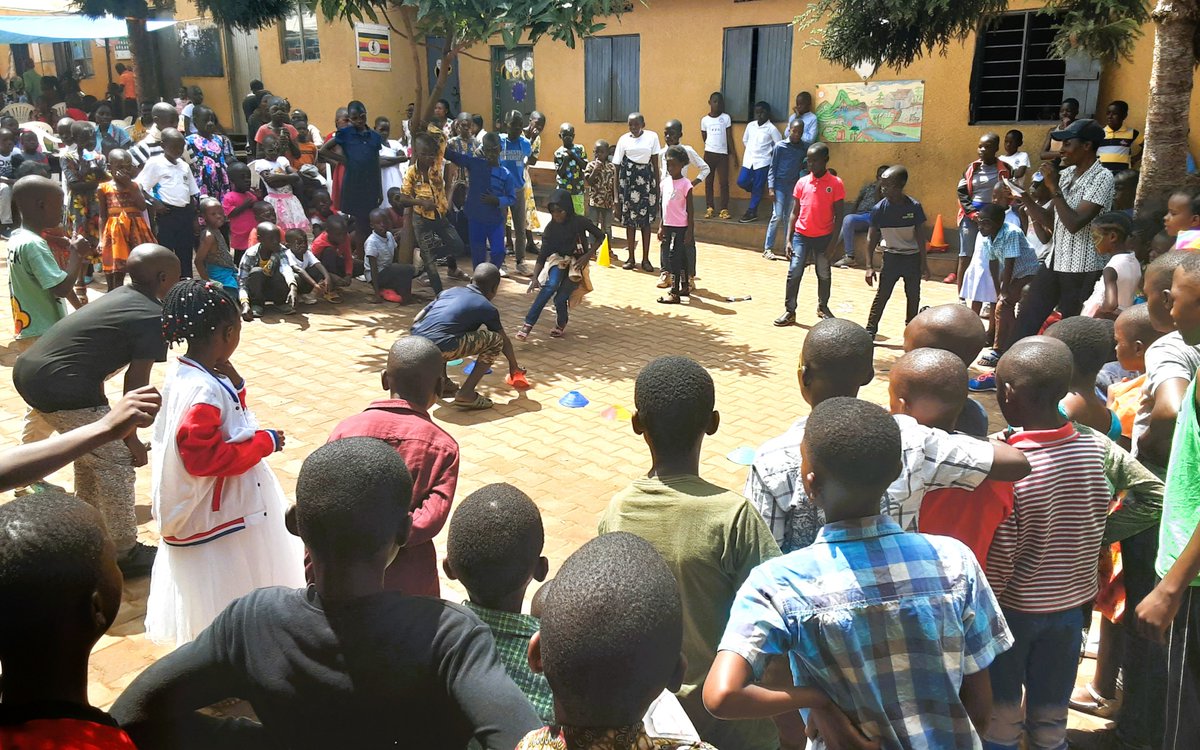 AreaKampala's tweet photo. Christmas days ongoing. Kireka finished. Thanks to @cakelyuganda for the delicious cake that the children enjoyed. God richly bless you. https://t.co/tkSighmHiV