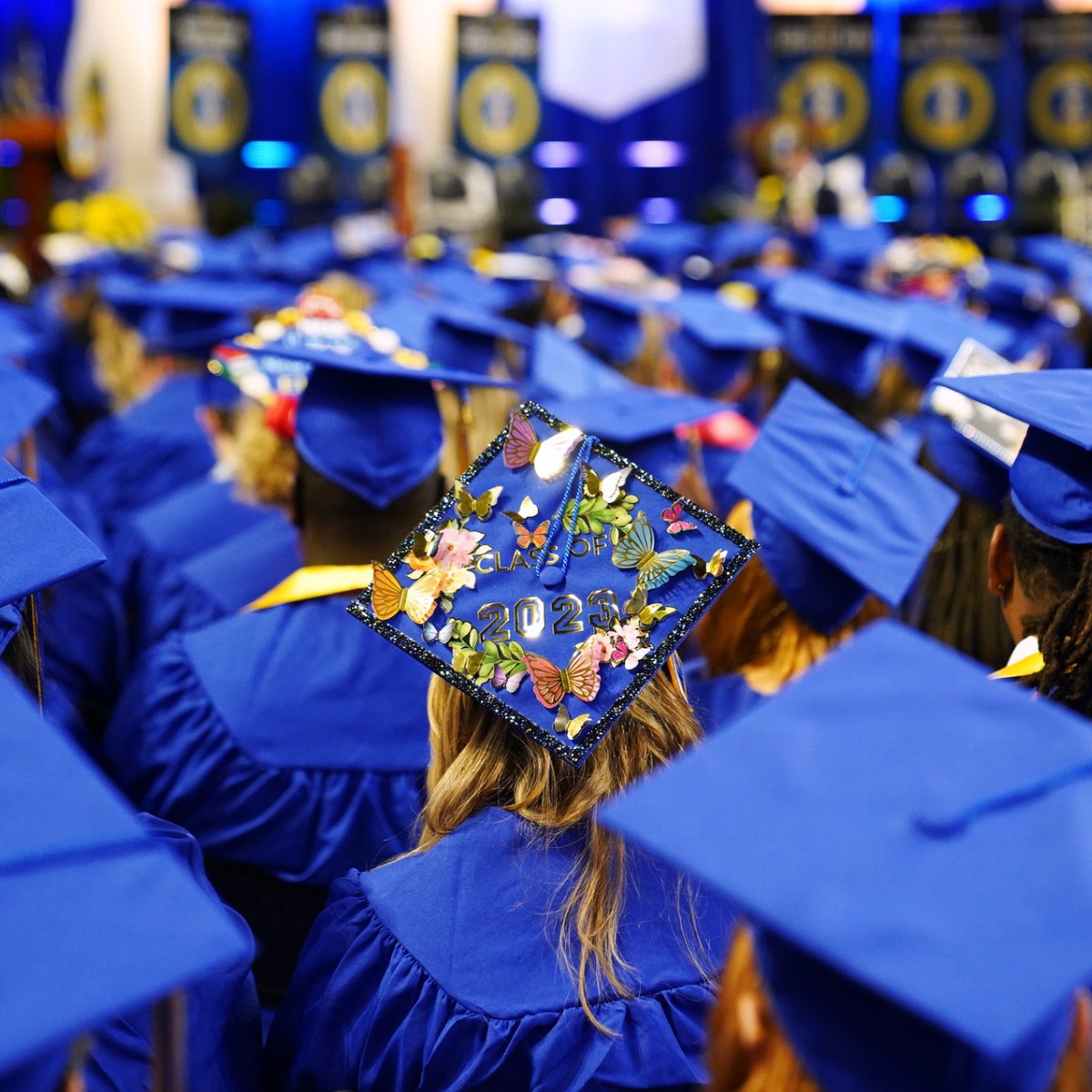 McNeese's tweet photo. Join us tomorrow, Dec. 8 for the McNeese Fall 2023 Commencement Ceremonies streaming LIVE on our YouTube channel! Congratulations to all! #McNeeseGrad ππ€
Morning Commencement:
β° 9am
π₯ https://t.co/sbyzdYFyOr
Afternoon Commencement:
β° 1:30pm
π₯ https://t.co/z0FQd0tHn0 https://t.co/i5u94q1aXw