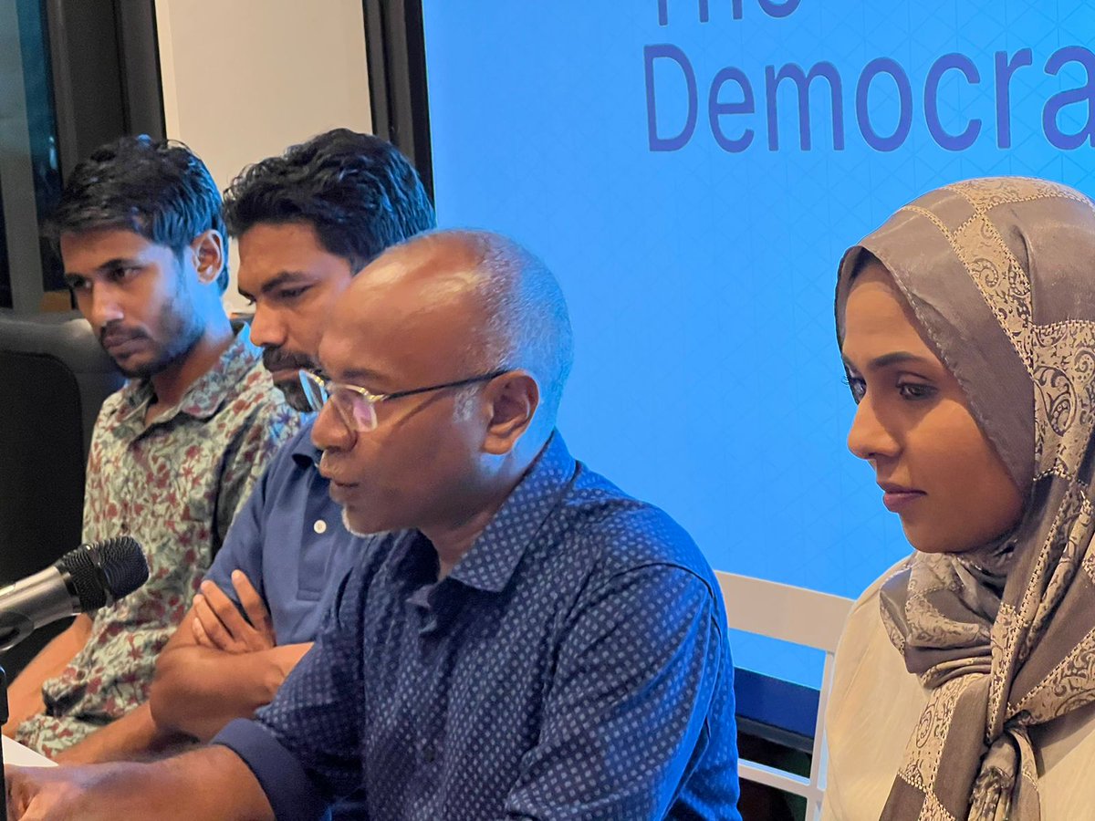 Iqbaalahme59794's tweet photo. The Democrats ge membership drive aa beheygothun mashvaraa kollumah partyge raees aaieku baavvaa badhdhaluvun

📍The Democrats HQ, H. Maizaandhoshuge
#WeTheDemocrats 
@TheDemocratsMV https://t.co/a7Ho9VXcQN