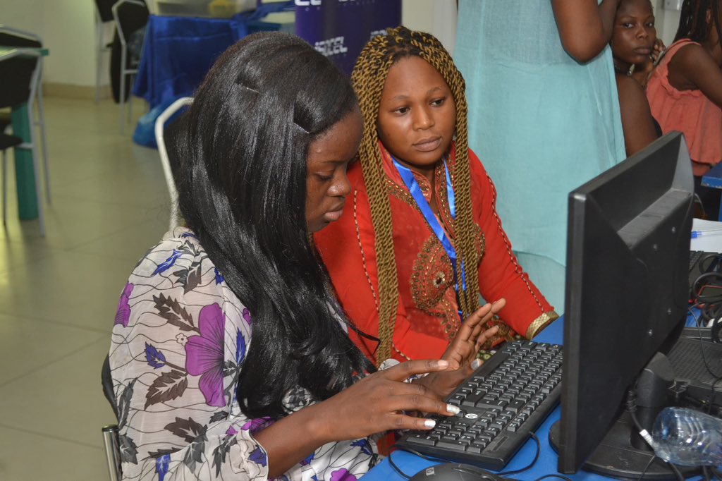 La troisième journée de formation du Woman DNS Academy vient de s’achever. Les participantes peuvent désormais se prévaloir de plusieurs acquis notamment une initiation à Linux, à la virtualisation et à l’adressage IP avec des Machines Virtuelles. #BDF2023