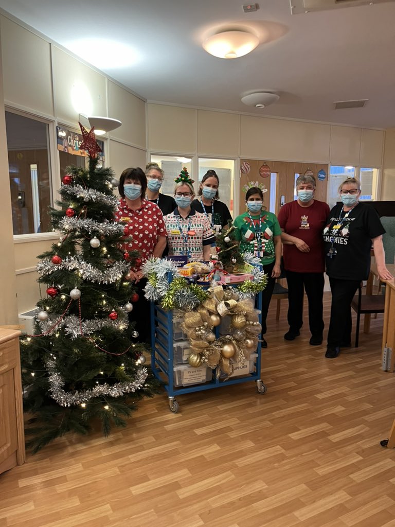 Christmas T-Shirt day Hinckley & Bosworth Community Hospital East & North Ward. 🎄⛄️ Along with the some staff we organised a cake sale for all the staff and patients ended the day with a nice treat 🎄⛄️ Spreading Christmas Cheer @CHSInpatientLPT #ChristmasJumperDay2023