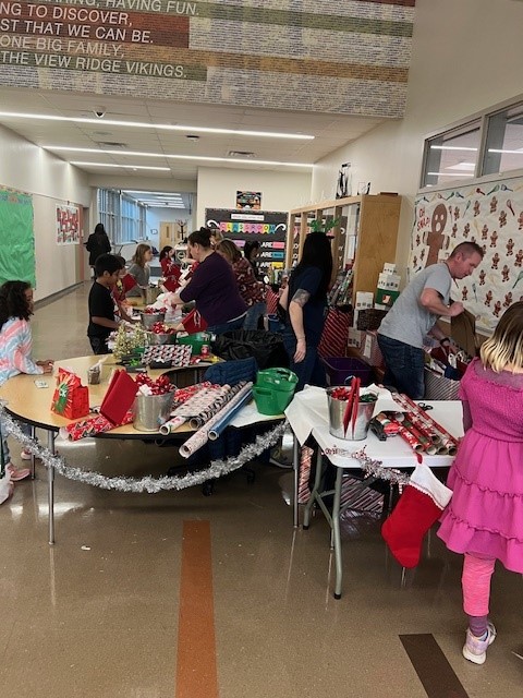 @EPS_ViewRidgeVikings (@eps_vre) on Twitter photo It's that time again! Holiday Store is back and the students are loving shopping for their loved ones. Thank you to our PTA for providing this amazing opportunity for our students. <a href="/EPS_VRE/">@EPS_ViewRidgeVikings</a> <a href="/EPS_Region2/">Dr. Pete Misner</a> <a href="/EverettSchools/">Everett Public Schools.WA</a> It's that time again! Holiday Store is back and the students are loving shopping for their loved ones. Thank you to our PTA for providing this amazing opportunity for our students. <a href="/EPS_VRE/">@EPS_ViewRidgeVikings</a> <a href="/EPS_Region2/">Dr. Pete Misner</a> <a href="/EverettSchools/">Everett Public Schools.WA</a>