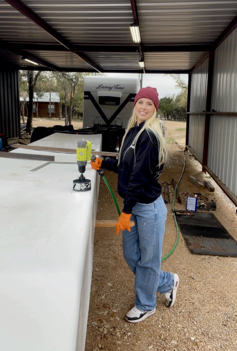 MATS 2024 Registration opened yesterday and I am SO excited to get started on our 2005 Peterbilt 379 Day Cab! Who’s going this year?!
#teambrb #mats2024 #peterbilt #customrig #bigrig #showtruck #custompetes #truckinglife #femaletrucker #18wheeler #dieselpower #daycab