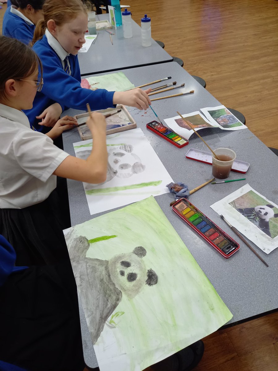 GwladysStPrim's tweet photo. Wow! What a fantastic #GSPSART Club tonight @GwladysStPrim. The Y5 and 6 have been experimenting with #watercolour 👩‍🎨🎨👨‍🎨 https://t.co/wnhS6lMzpe