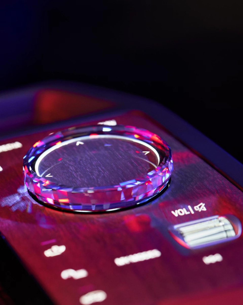 The iDrive Controller - luxe at every touch.
The BMW iX. 100% electric.
#THEiX #BMW