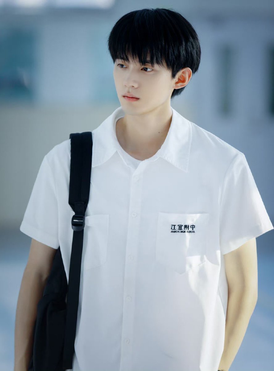 jsmtjyygyjbbjb's tweet photo. ถ้าเกาหลีมีพี่อินยอบโดฮยอน จีนก็มีโจวอี้หราน เรียนไม่จบสักที ย้ายโรงเรียนบ่อย https://t.co/0ZXW5pPTq8