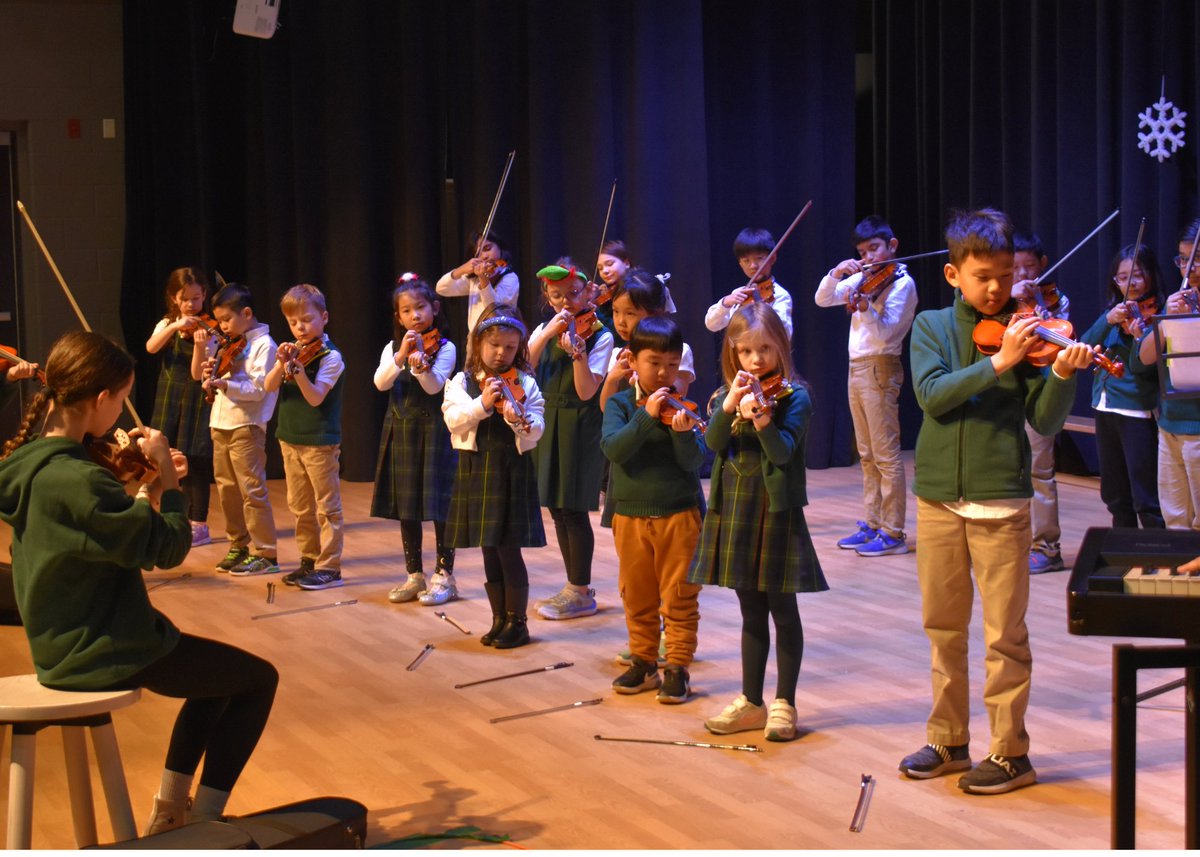 halifaxgrammar's tweet image. The Prep School Winter Concert put us all in the holiday spirit! Thank you to Mr. Whynot and Ms. Miles for your efforts to prepare our students for this magical performance. ❄️🎶

#HalifaxGrammar #GrammarArts #holidayconcert #independentschool