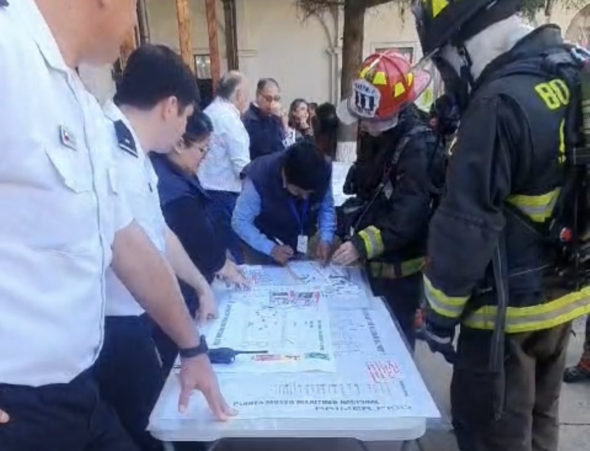 Bomberos Valparaíso tweet media