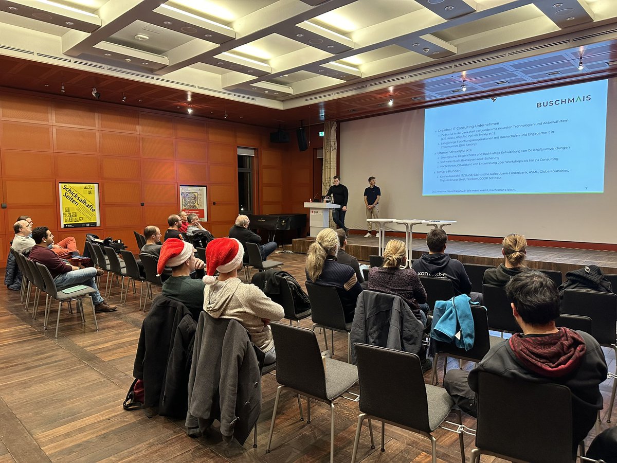 jugsaxony's tweet image. Wir starten mit dem 160. Treffen: @spirnbaum und Moritz von @buschmais beginnen mit ihrem Vortrag „Wie man‘s macht, macht man‘s falsch! Softwarequalität und worauf es dabei ankommt.“
Danke an den @mitpVerlag für die Buchpreise!
#softwarequalität #jugsaxony