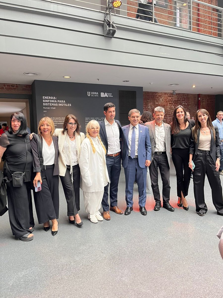 Jura de nuestro Ministro de Salud <a href="/FernanQuirosBA/">Fernán Quirós</a> 🙌
Felicitaciones <a href="/jorgemacri/">Jorge Macri</a>  y <a href="/claramuzzio/">Clara Muzzio</a> 
#VayamosPorMás ❤️