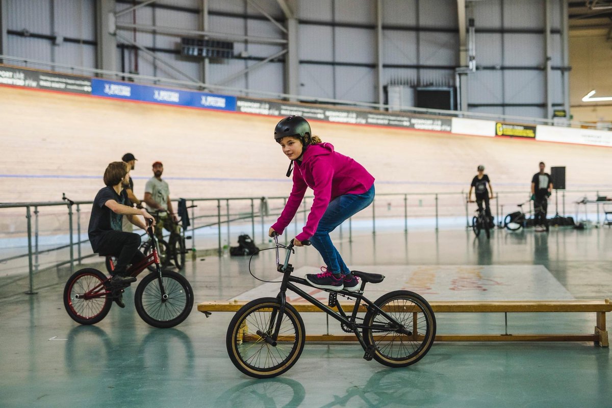 MattiHemmings's tweet photo. We now have 2 x proper Ares Flatland #BMX bikes for the @Fusion__Extreme @NewportLiveUK Sunday #BMXWorkshops that will help young people learn a lot more - 360 gyro front and rear brakes with a rear freecoaster! Massive Shout out to @BayRoasters Jules &amp; Duncan for helping us out! https://t.co/fqf0c4992f