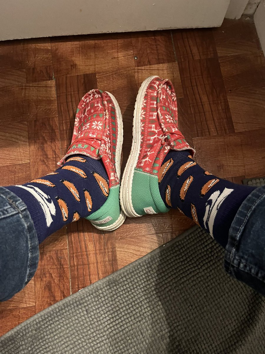 PVCAT82's tweet photo. Day 37 #kstatechallenge #sockweek @KStateMBB @CoachJTang @KStateWBB great win last night @JeffMittie https://t.co/vjQFPkRlyD